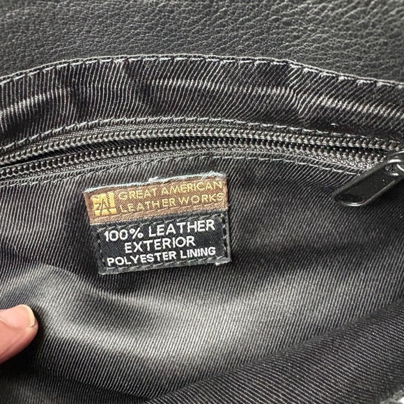 Leather Black and Brown Patchwork Crossbody Bag
Three Compartments - Picture 6 of 7